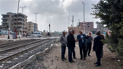 القليوبية تبحث إنشاء طريق موازٍ لشريط السكة الحديد بطوخ