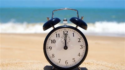 موعد تطبيق التوقيت الصيفي وانتهاء الشتوي