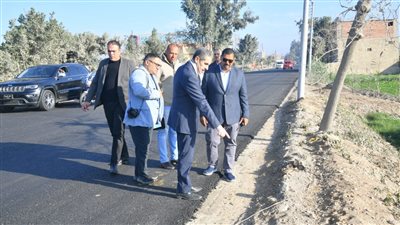 محافظ الغربية يتابع أعمال رصف طريق طنطا بسيون