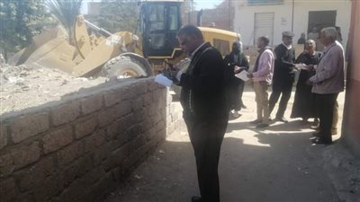 حملة مكبرة لإزالة ٤ حالات تعدى بقروي حجازة بقنا