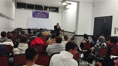   ندوة لأعضاء برلمان الشباب بمحافظة قنا 