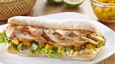 حضري ساندوتش الدجاج بصوص الليمون علي خطى المطاعم وتمتعي بمذاق لذيذ