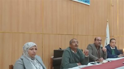 رئيس جهاز مدينة سوهاج الجديدة يجتمع بسكان المدينة لمناقشة مقترحاتهم ومطالبهم