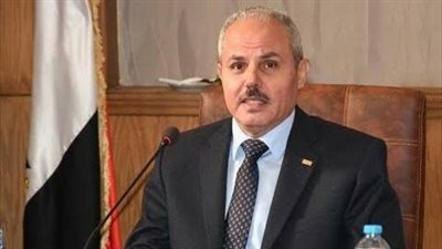 إعفاء طلبة الماجستير والدكتوراه من الاجراءات التقليدية 