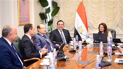  المستثمرون المصريون بالخارج يثمنون جهود الدولة بتشييد البنية التحتية بمختلف أنحاء الجمهورية
