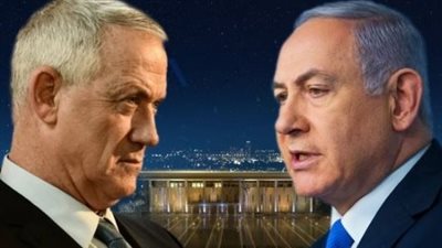 النيران تشتعل بين جانتس ونتنياهو في إسرائيل