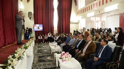 محافظ أسيوط يشهد احتفالية مدرسة السلام المتطورة لأمهات أطفال الدمج
