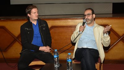 عصام زكريا يدير ماستر كلاس للمخرج الألماني دانيال كوتر عن فيلم منظر الصحراء