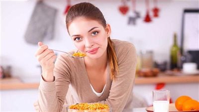 أطباء يكشفون الموعد المناسب لتناول وجبة الإفطار