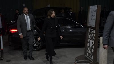 بدء مراسم عزاء حلمي بكر بحضور وزيرة الثقافة.. صور