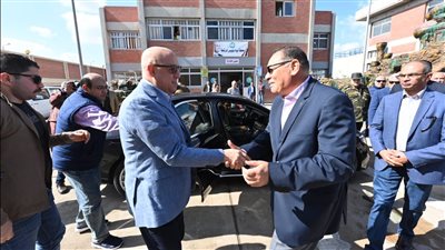 وزير الإسكان يصل محافظة الشرقية لمتابعة موقف خدمات المياه والصرف 