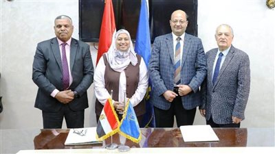 نائب محافظ أسوان يشارك مراسم توقيع عقد الإنتفاع لشركة عمر افندى