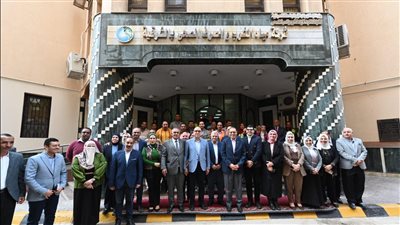 وزير الإسكان ومحافظ الشرقية يتابعان موقف خدمات مياه الشرب والصرف الصحي