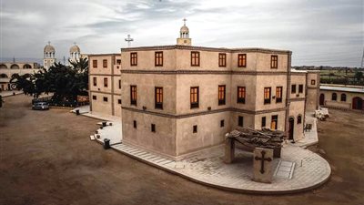 وفود قبطية تُشارك في حفل سيامة أسقف نجع حمادي الجديد 