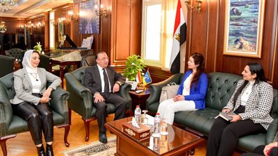 محافظ الإسكندرية وقنصل عام فرنسا يناقشان التغيرات المناخية 