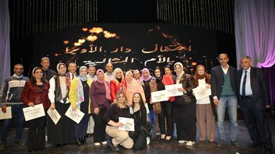 الأوبرا تحتفل بالأم المثالية وتكرم عددا من أبنائها.. صور