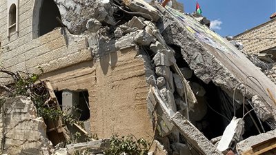 قوات الاحتلال تهدم منزل أحد الأسرى الفلسطينيين