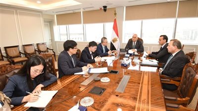 وزير الإسكان والقائم بأعمال السفير الصيني بالقاهرة يبحثان المشروعات المشتركة مع شركات المقاولات الصينية