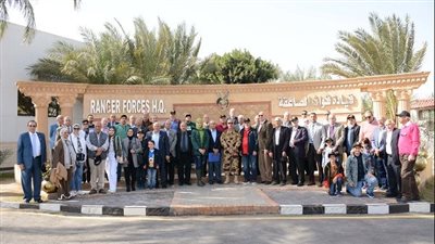 القوات المسلحة تنظم زيارة لعدد من قادة القوات المسلحة السابقين وأسرهم