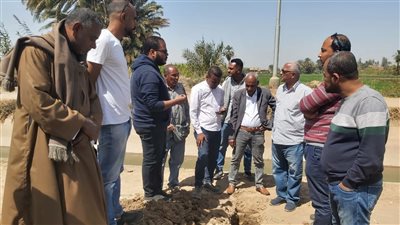 محافظ أسوان يكلف بسرعة تنفيذ واستكمال مشروع الصرف الصحى بنجع السلام 