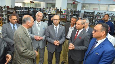 رئيس جامعة أسيوط يفتتح عدداً من الوحدات والمراكز العلمية بكلية التربية 