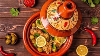 طاجن الدجاج المغربي بالليمون