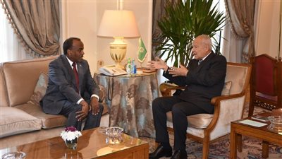  أبو الغيط يستقبل وزير الدولة الصومالي ويؤكد علي موقف الجامعة العربية المساند للصومال