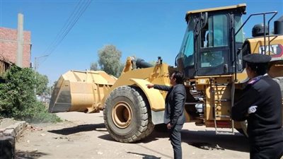 ضمن الموجة ٢٢..حملة إزالات مكبرة بقرية الأشراف بقنا 