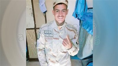 والد الشهيد: كان باراً بى وبوالدته ووقف كالأسد فى مواجهة الإرهابيين لآخر رصاصة 