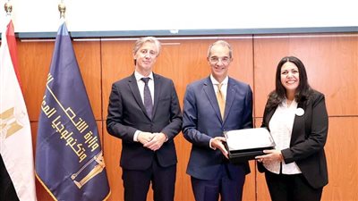  وزير الاتصالات: 45% من العاملين فى قطاع تكنولوجيا المعلومات سيدات