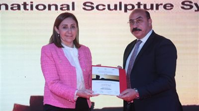 وزيرة الثقافة ومحافظ أسوان يشهدان ختام الدورة 28 لـ 