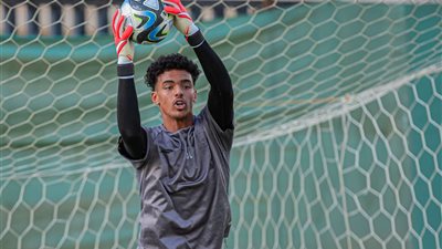 النصر والهلال في صراع لضم حارس مرمي الشباب السعودي