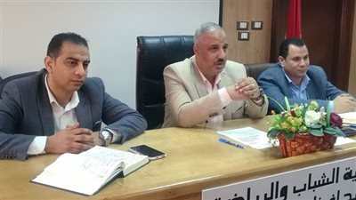 وكيل شباب القليوبية يعقد الاجتماع الشهري مع مديري الإدارات