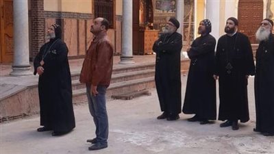 الأنبا صليب يتفقد أعمال الترميم كنيسة العذراء الأثرية بدقادوس..شاهد