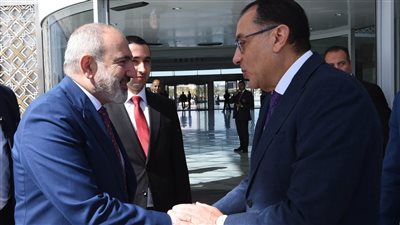 رئيس الوزراء يلتقي نظيره الأرميني والوفد المرافق له