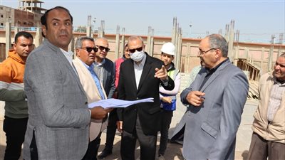 محافظ القليوبية يتفقد موقع إنشاء محطة وقود بجوار موقف سيارات بنها