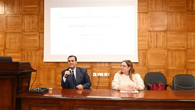 ندوة عن مدونة السلوك الوظيفى لكليات طب الأسنان والصيدلة والتمريض بجامعة الفيوم 