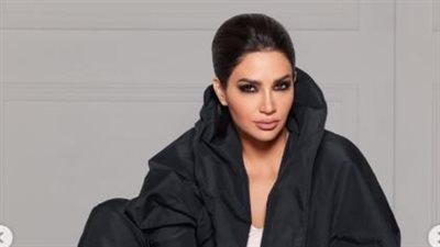 ديانا حداد بملابس كاجوال تستعرض شبابها