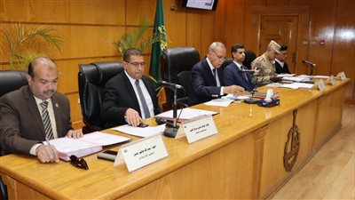 محافظ القليوبية يعقد اجتماع المجلس التنفيذي للمحافظة بحضور الأجهزة التنفيذية 