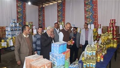 سكرتير بنى سويف يتفقد معارض أهلًا رمضان  