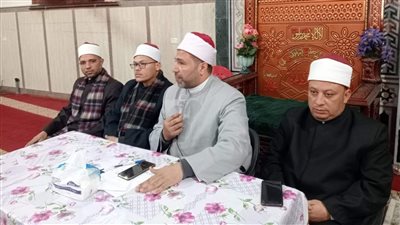 إستعدادا لشهر رمضان.. وكيل أوقاف الفيوم يلتقي بالعاملين في إدارة العجميين