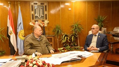 محافظ أسيوط يلتقي مدير مشروعات جهاز تعمير الوادي الجديد