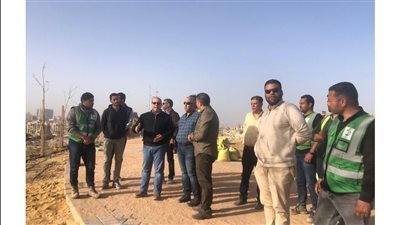 رئيس الجهاز المركزى للتعمير يتفقد أعمال حديقة تلال الفسطاط في القاهرة