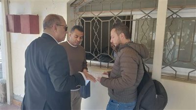 رئيس مدينة مرسى علم يتفقد المركز التكنولوجي لخدمة المواطنين