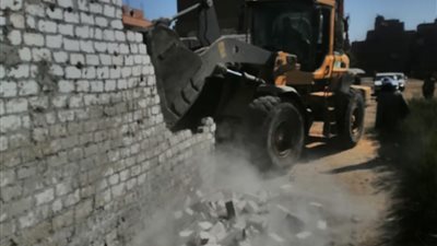 محافظ أسيوط: إزالة 64 حالة تعد على أراضي أملاك الدولة 