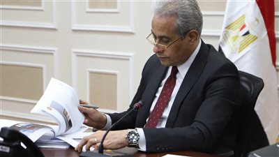 وزير العمل يراجع مستندات تراخيص مراكز تدريب مهني خاصة