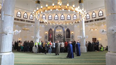 وفد وزاري يفتتح مسجد الوسيم بالشيخ زويد.. ويوزع المساعدات على الأهالي (صور)