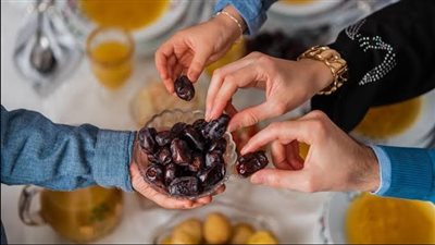 فوائد تناول التمر على الريق في رمضان.. سنة نبوية ينصح بها الأطباء