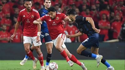تردد القنوات الناقلة لمباراة القمة بين الأهلي والزمالك 