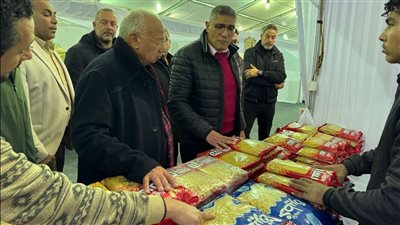 رئيس جهاز مدينة 6 أكتوبر يفتتح معرض 